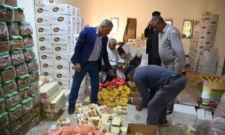تنفيذا لتوجيهات وزير التجارة الغذائية توزع وجبة جديدة من المساعدات الغذائية للعوائل المتعففة في منطقتي الحسينية والسيدية في بغداد